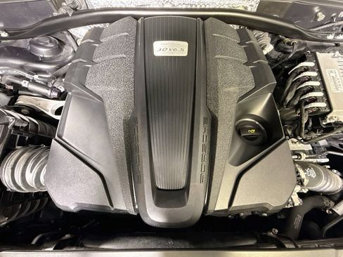Certified 2021 Porsche Macan S AWD/4WD image 30
