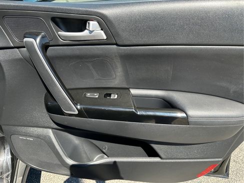 Used 2018 Kia Sportage EX w/ Option Group 040 AWD/4WD image 22