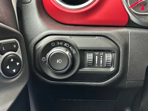 Used 2020 Jeep Wrangler Unlimited Rubicon image 21