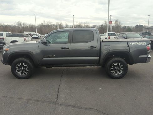 Used 2023 Toyota Tacoma TRD Off-Road image 5