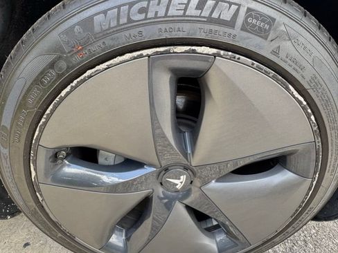 Used 2018 Tesla Model 3 AWD/4WD image 6