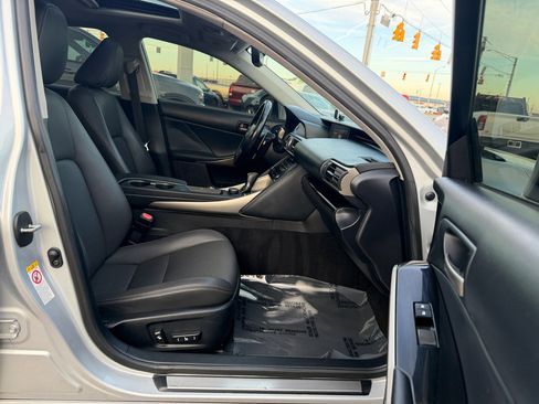 Used 2018 Lexus IS 300 image 65