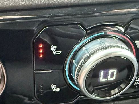 Used 2024 GMC Sierra 1500 Elevation image 38