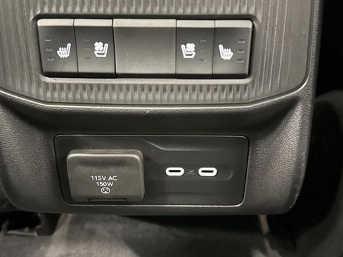 Used 2024 Jeep Wagoneer Launch Edition image 34