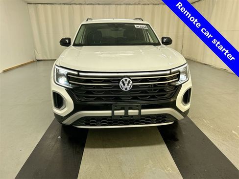 Certified 2024 Volkswagen Atlas Peak Edition SE image 4