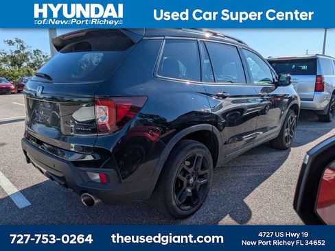 Used 2024 Honda Passport Black Edition image 2