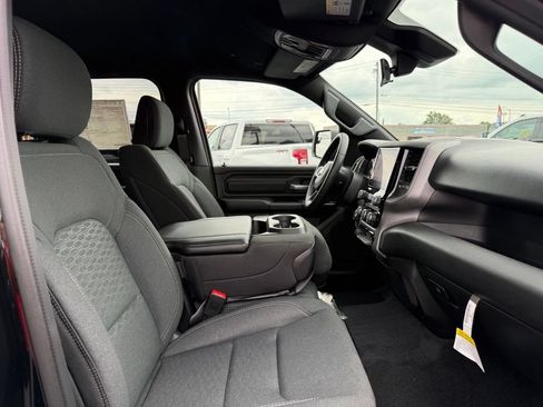 New 2026 RAM 1500 Express AWD/4WD image 19