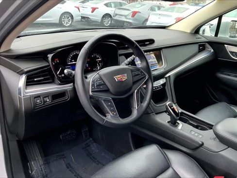 Used 2018 Cadillac XT5 Luxury w/ Driver Awareness Package image 14