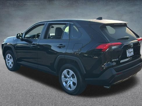 Used 2025 Toyota RAV4 LE AWD/4WD image 5
