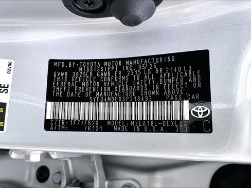 Used 2025 Toyota Corolla LE w/ LE Premium Package FWD image 36