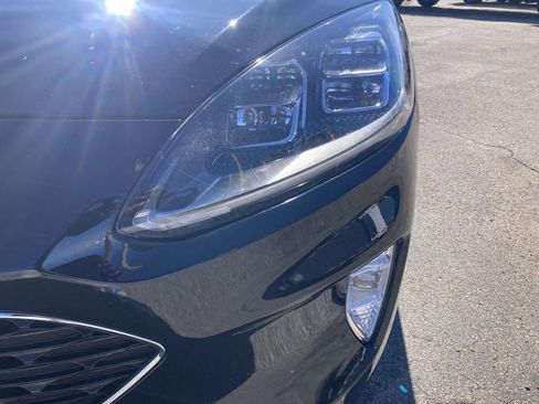 Used 2022 Ford Escape Titanium image 10