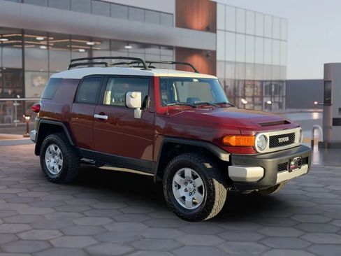 Used 2008 Toyota FJ Cruiser 4WD image 2