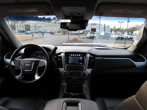 Used 2019 GMC Yukon SLT w/ Premium Edition image 29