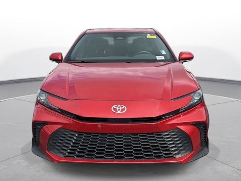 Used 2025 Toyota Camry SE w/ Convenience Package FWD image 3