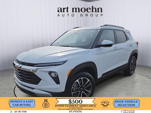 Used 2025 Chevrolet TrailBlazer LT image 1