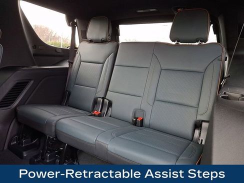 Used 2025 GMC Yukon AT4 w/ AT4 Premium Package image 15