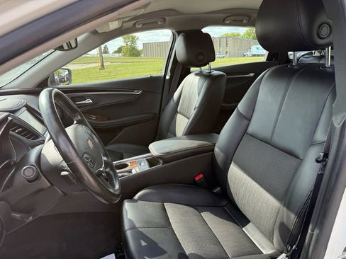 Used 2014 Chevrolet Impala LT w/ Convenience Package image 13