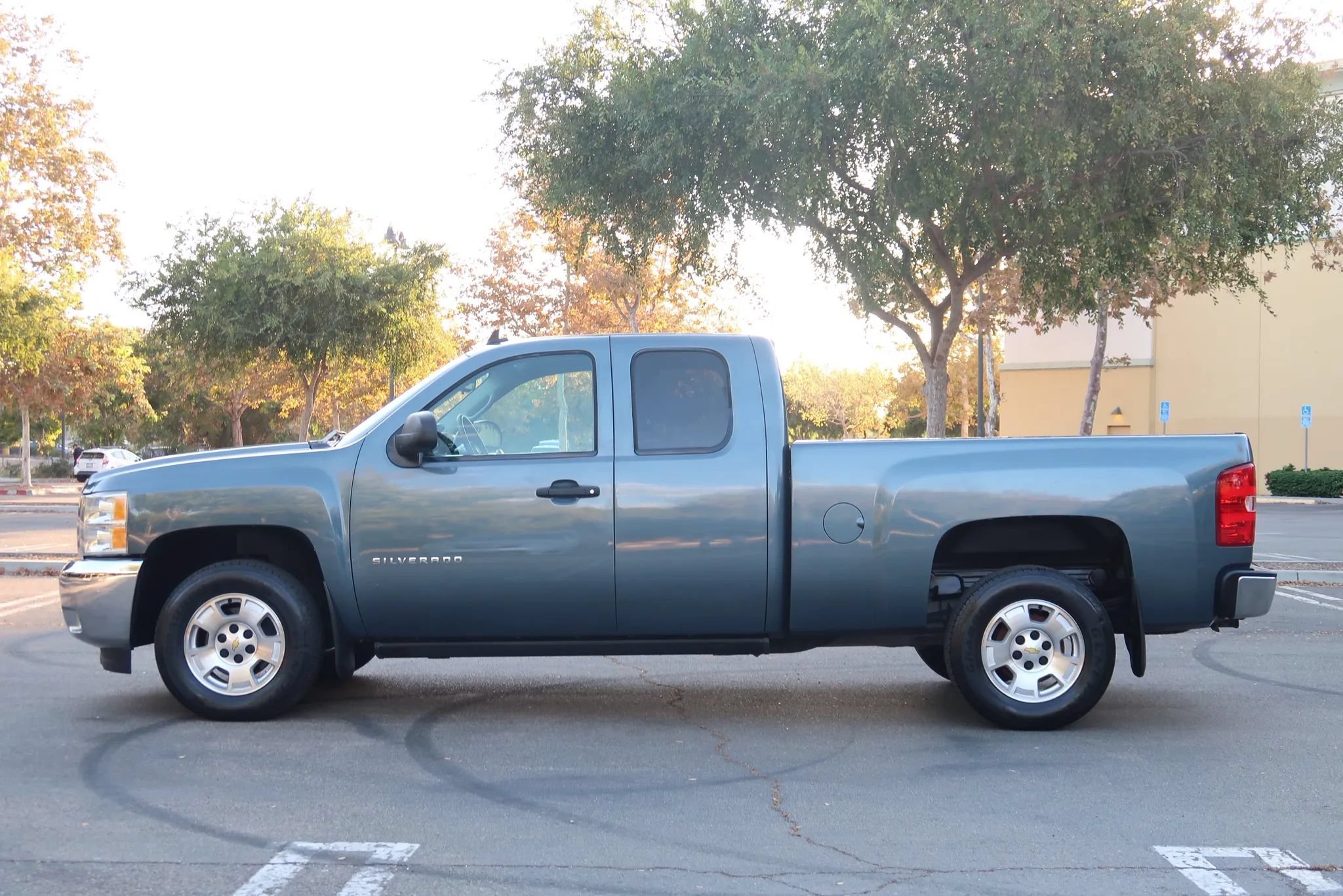 Used 2012 Chevrolet Silverado 1500 LT w/ All-Star Edition RWD image 5