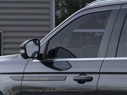 New 2025 Lincoln Navigator L Black Label image 20
