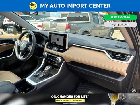 Used 2024 Toyota RAV4 XLE Premium w/ Weather Package AWD/4WD image 31