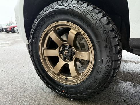 Used 2022 Chevrolet Colorado LT w/ Fleet Safety Package image 10