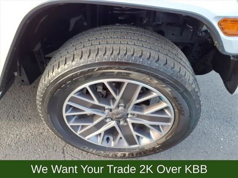 Used 2023 Jeep Wrangler Unlimited Sahara image 20