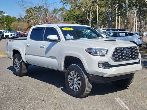 Used 2022 Toyota Tacoma SR image 1
