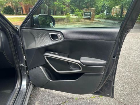Used 2022 Kia Soul LX FWD image 39