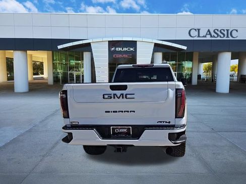 Used 2025 GMC Sierra 2500 AT4 w/ AT4 Premium Plus Package AWD/4WD image 7