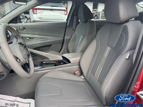 Used 2025 Hyundai Elantra Sport FWD image 13