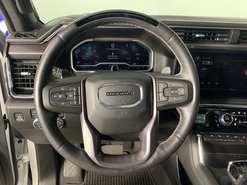 Used 2023 GMC Sierra 1500 Denali Ultimate AWD/4WD image 19