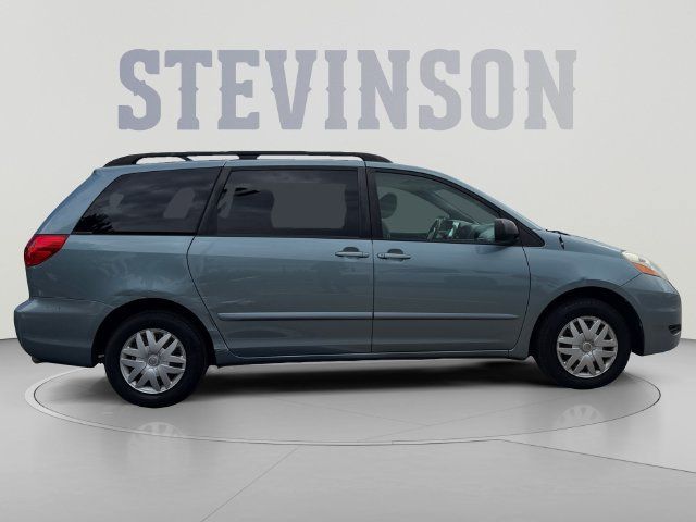 Used 2009 Toyota Sienna LE FWD image 6