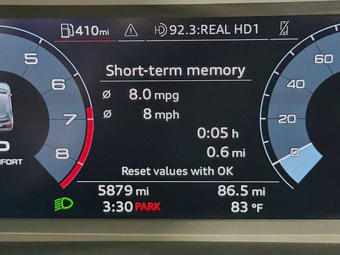Certified 2025 Audi Q3 2.0T Premium w/ Convenience Package AWD/4WD image 12