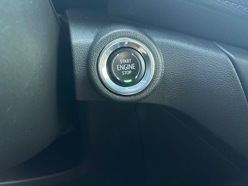 Used 2022 Chevrolet TrailBlazer RS w/ Sun and Liftgate Package FWD image 11