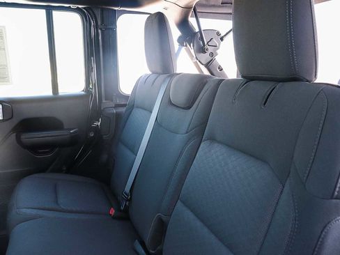 Used 2022 Jeep Wrangler Unlimited Sport image 17