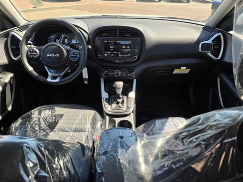 New 2025 Kia Soul LX image 5