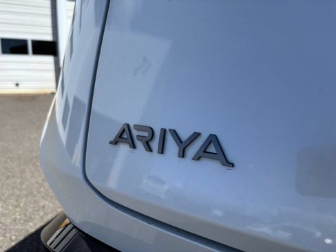 Used 2024 Nissan Ariya AWD image 11