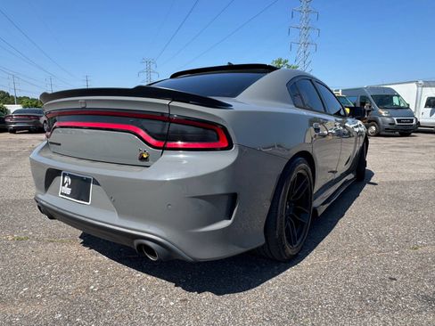 Used 2019 Dodge Charger Scat Pack RWD image 16