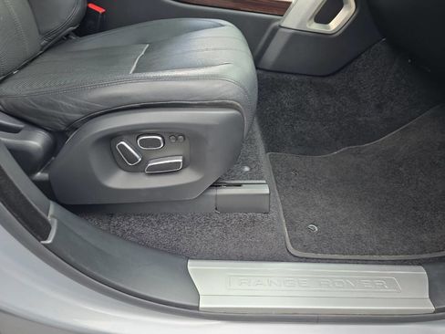 Used 2013 Land Rover Range Rover HSE image 30