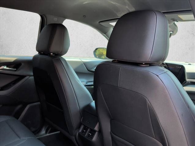 Used 2025 Chevrolet Equinox LT w/ Convenience Package II FWD image 20