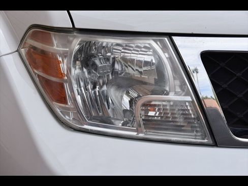 Used 2019 Nissan Frontier S image 42