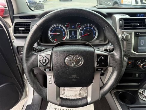 Used 2019 Toyota 4Runner SR5 AWD/4WD image 32