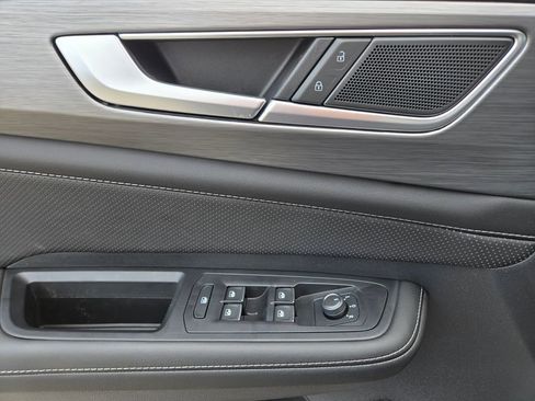 New 2025 Volkswagen Atlas Cross Sport SE AWD/4WD image 9
