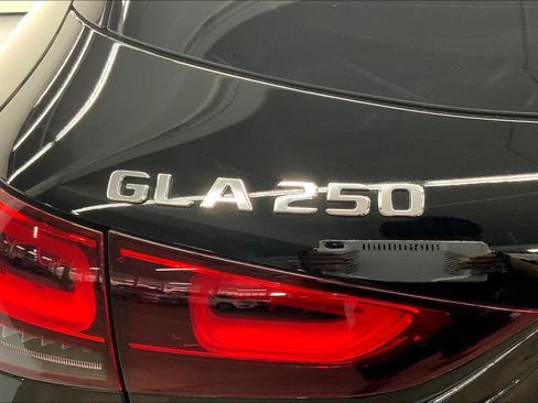 Certified 2023 Mercedes-Benz GLA 250 image 8