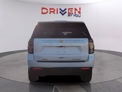 Used 2023 Chevrolet Suburban Premier w/ Premium Package image 4