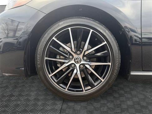 Used 2021 Toyota Camry SE w/ Cold Weather Package image 13