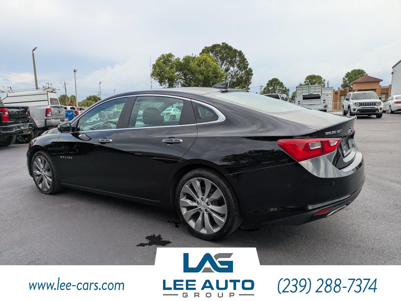 Used 2017 Chevrolet Malibu Premier w/ Premier Sun and Wheel Package FWD image 5