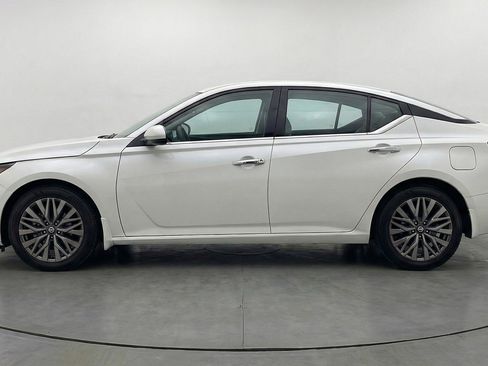 Used 2025 Nissan Altima 2.5 SV FWD image 5