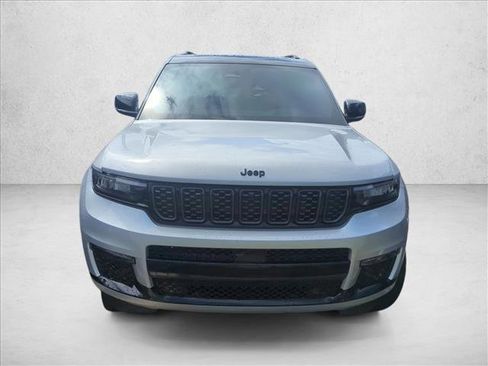 Used 2025 Jeep Grand Cherokee L Summit w/ Obsidian Package image 2