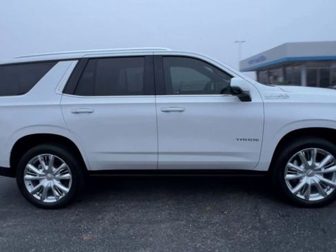 Used 2021 Chevrolet Tahoe High Country w/ Premium Package AWD/4WD image 9
